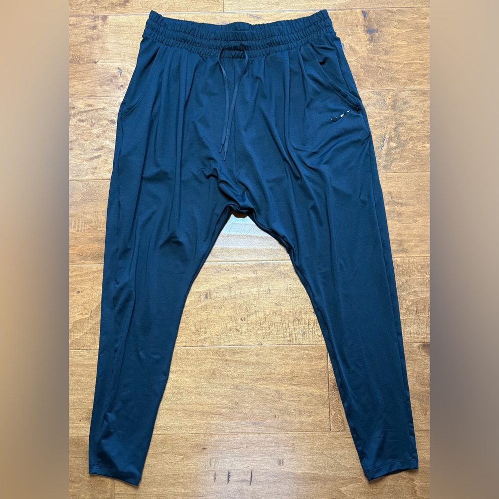 Nike Dri-FIT Flow Joggers Black Lightweight Athletic Pants M NWOT